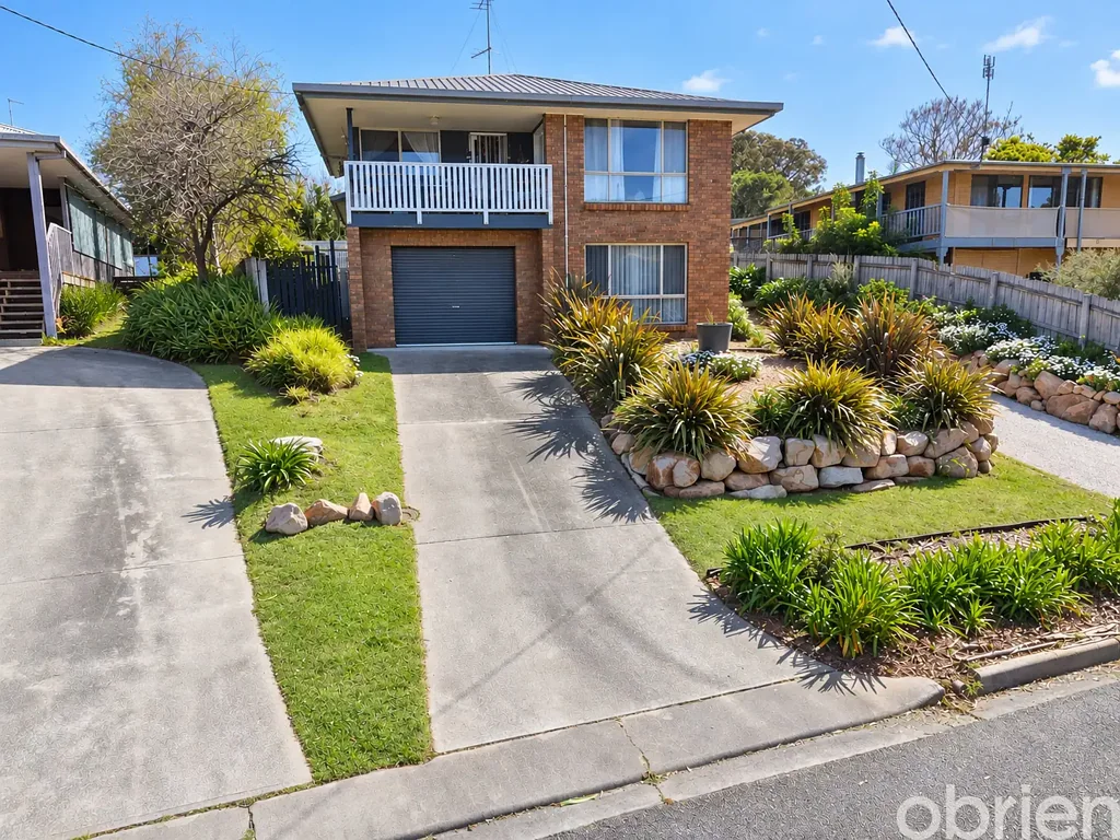 Lake Bunga 4 Bedroom A Peaceful Place to Call Home!