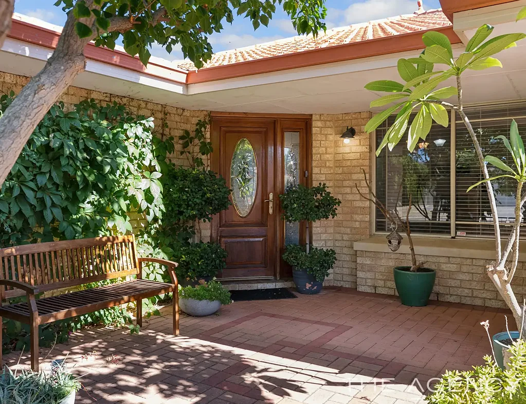 8 Prichard Place, Canning Vale, WA 6155