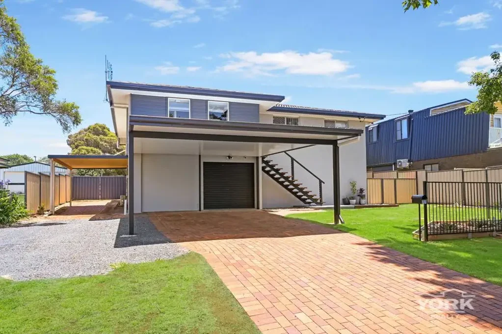 77 Hoey Street, Kearneys Spring, QLD 4350