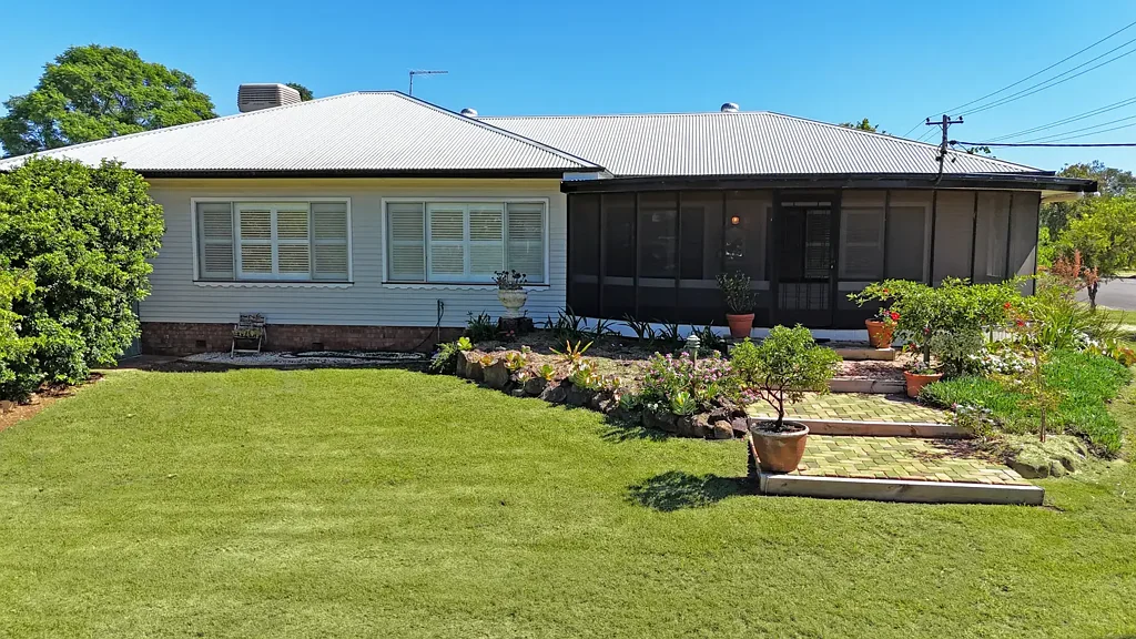 Narrabri 4部屋 CHARACTER-FILLED HOME IN A BLUE-CHIP LOCATION