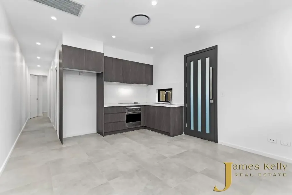 Near New 2 Bedroom Granny Flat with High End Finishes! Water, Electricity & Gas Included AVAILABLE NOW!