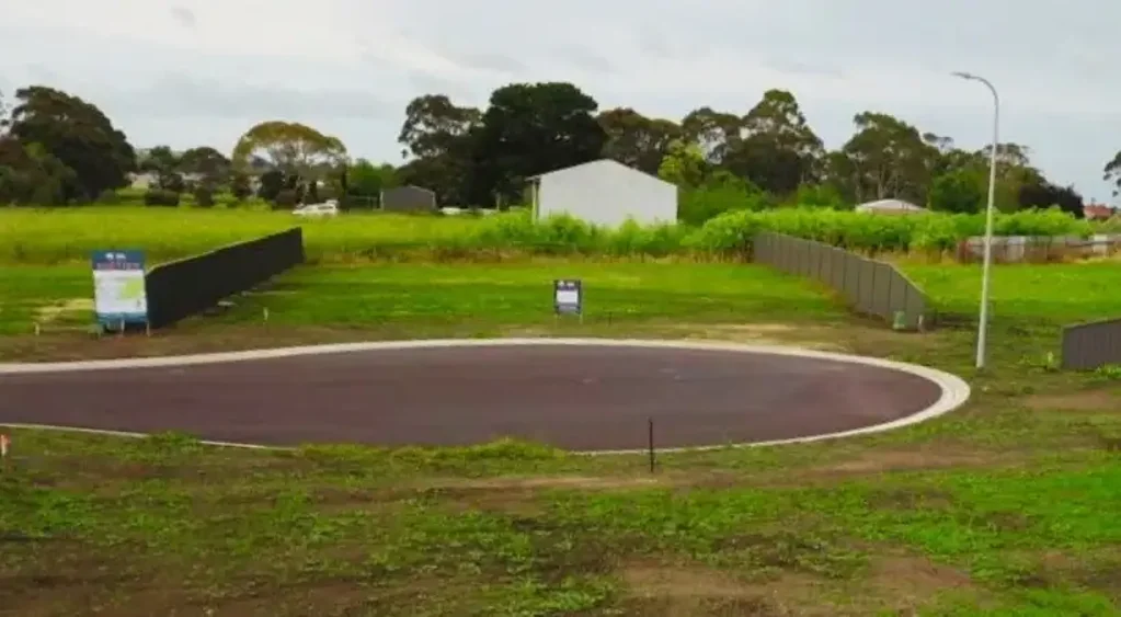 Ob Flat AUCTION November 28th!