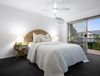 67/7-9 Santa Cruz Boulevard, Clear Island Waters, Gold Coast, 3 chambres, 2 salles de bain, Townhouse