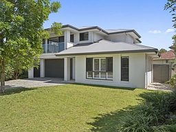 5 Mackerel Crescent, Korora
