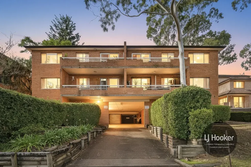 North Parramatta 2房 宽敞安全、地段优越的底层住宅 SPACIOUS & SECURE GROUND FLOOR LIVING IN A PRIME LOCATION