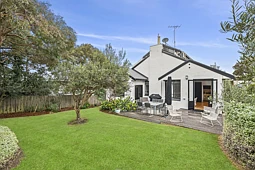 10 Albert Street, Point Lonsdale