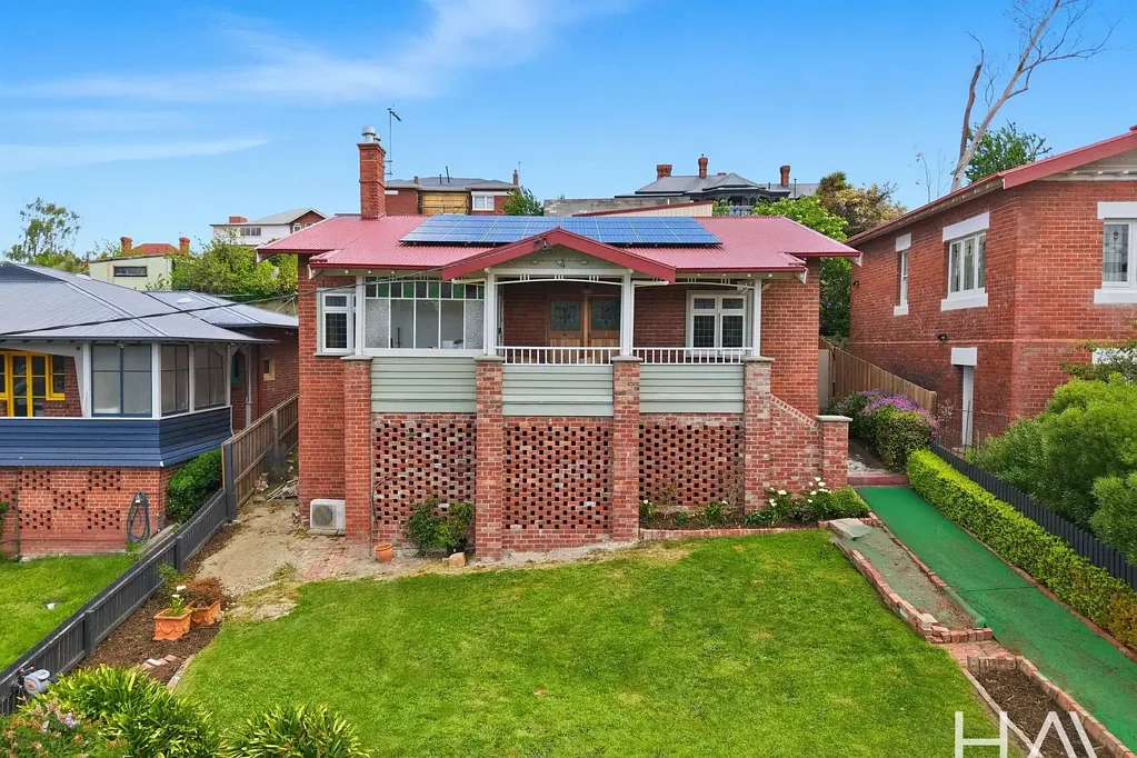 North Hobart 3房  Immaculate and fully renovated North Hobart bungalow