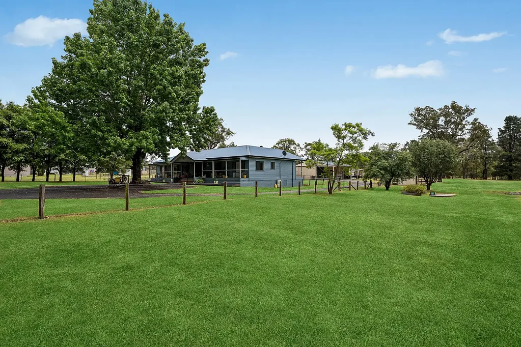 30 Oaks Road, Thirlmere, NSW 2572