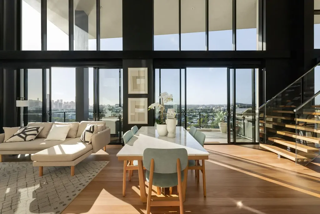 Toowong 4房 布里斯班顶层公寓 七车位车库 私人屋顶泳池SPA 河景城市全景 厨房Bosch电器 四卧套间 RIVERFIRE OPEN HOME THIS SATURDAY