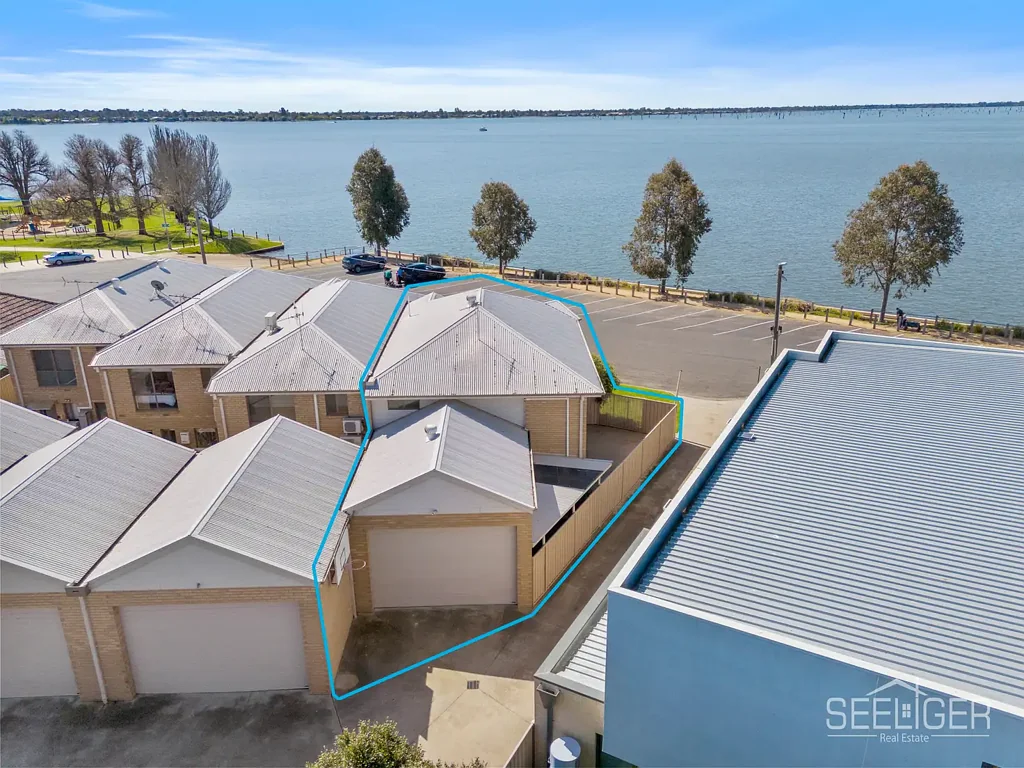 Yarrawonga 3બેડરૂમ Stunning Waterfront Sophistication — Embrace the Lake Life