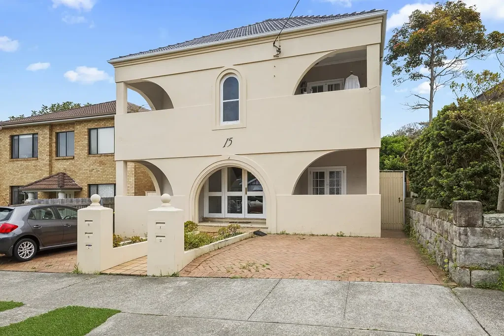 Semi-Sized apartment in prime location
