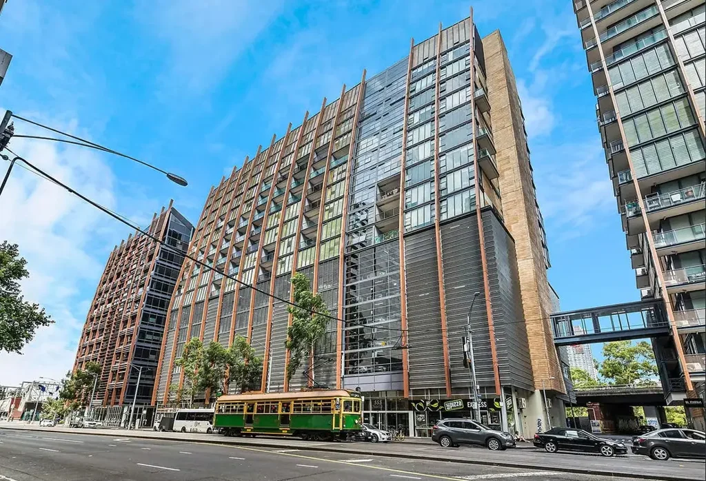 Spacious City Living-FULLY FURNISHED!!