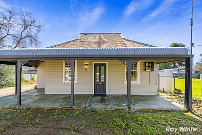 24 Derry Street, Ganmain, NSW 2702, 2 slaapkamers, 1 badkamers, House