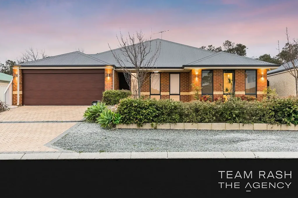 Orelia 4Zimmer Spacious Family Living with Style, Comfort & Versatility - 13 Stokesay StreetOrelia WA 6167