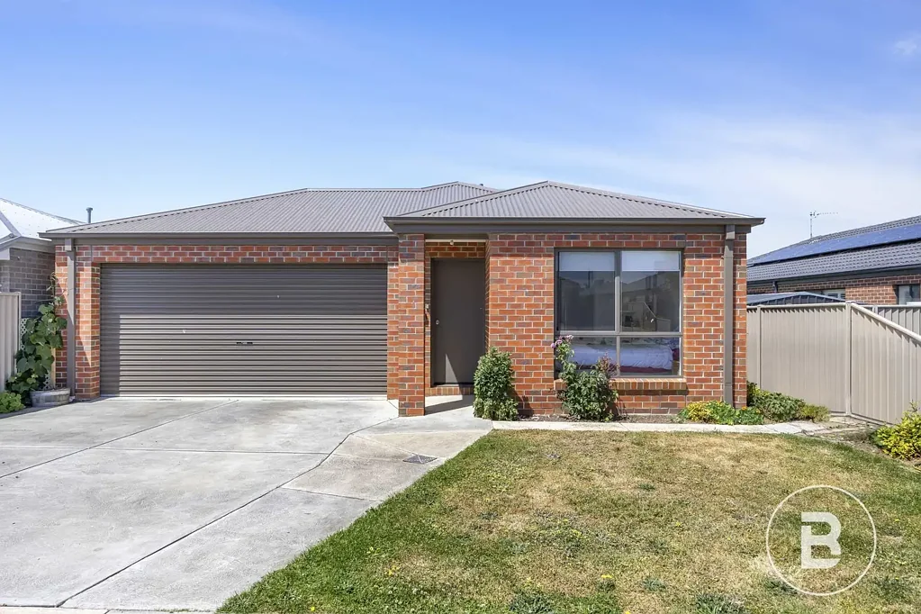 WELL KEPT THREE BEDROOM HOME IN WINTER VALLEY ESTATE
