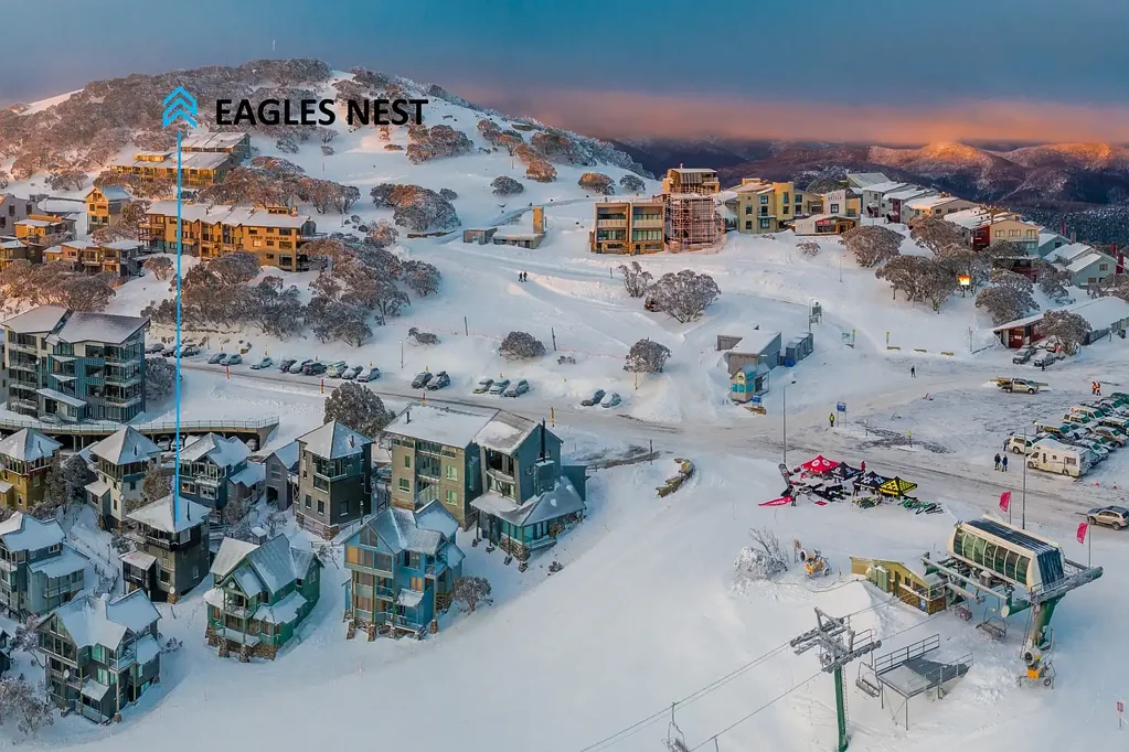 Hotham Heights 4બેડરૂમ Front Line, Genuine Ski In - Ski Out Access, plus Undercover Parking accessed via Heated Driveway.