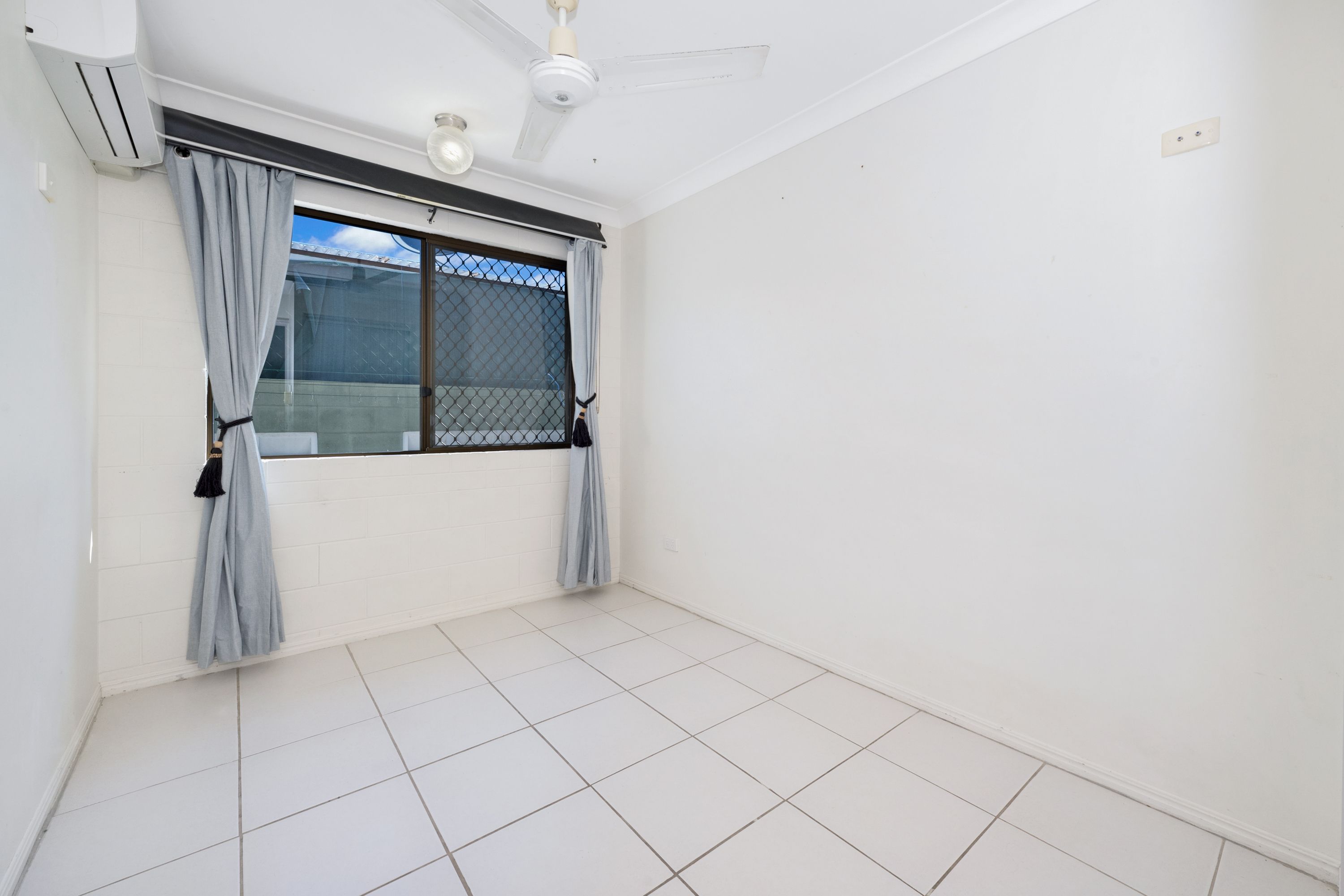 UNIT 2 26 MEENAN ST, GARBUTT QLD 4814, 0 غرف, 0 حمامات, House