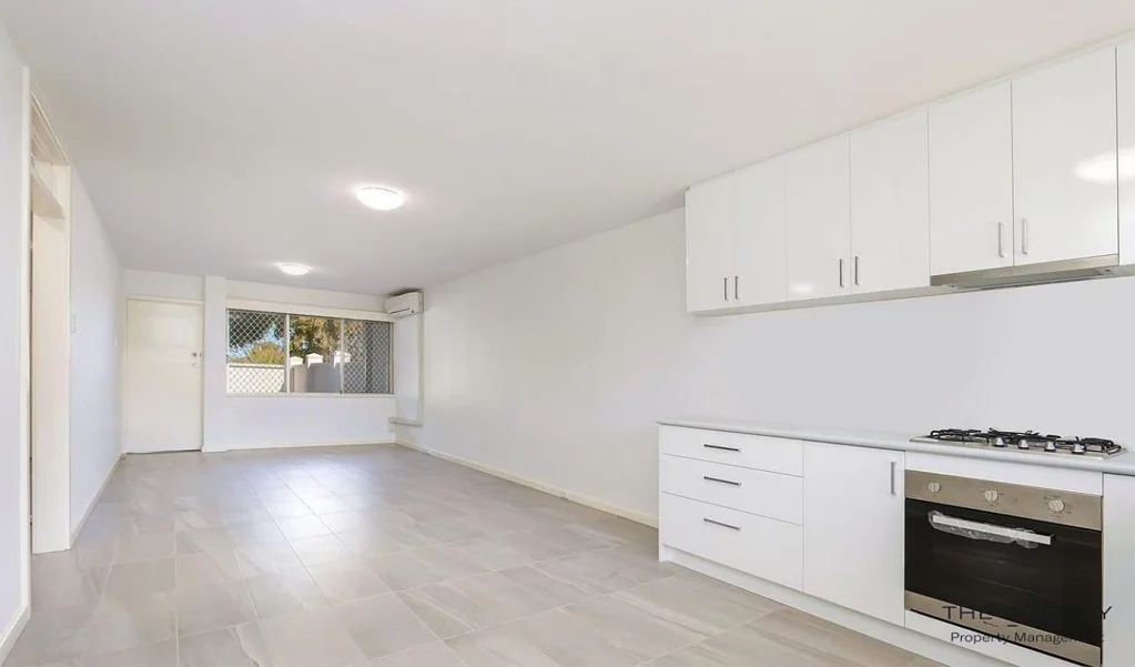 2 Bedroom 1 Bathroom Newly renovated Unit