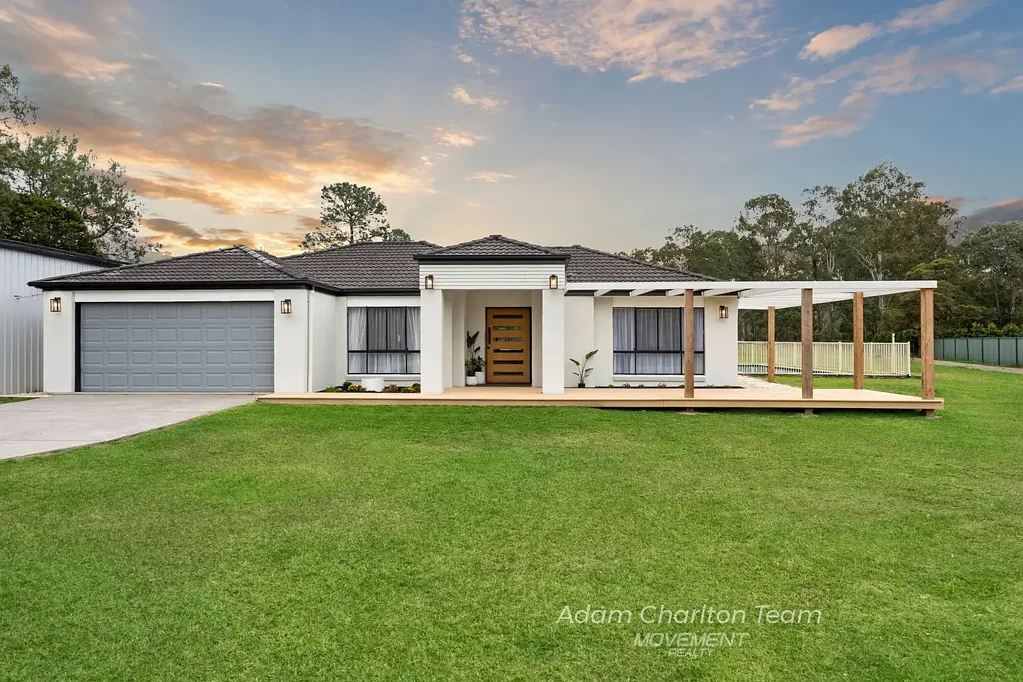 Upper Caboolture 4 Slaapkamer Spacious Family Home with Exceptional Sheds & Modern Updates