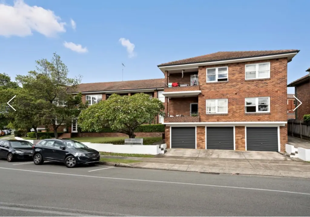 Convenient Apartment Living in the Heart of Eastwood