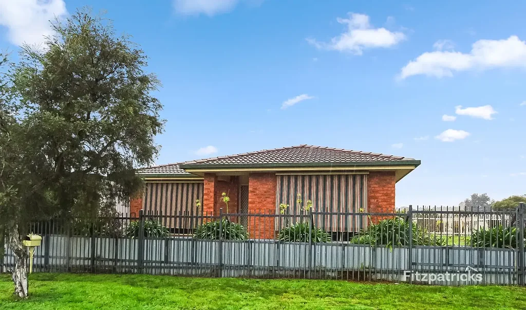 Lovely Home with Commercial Sized Shed