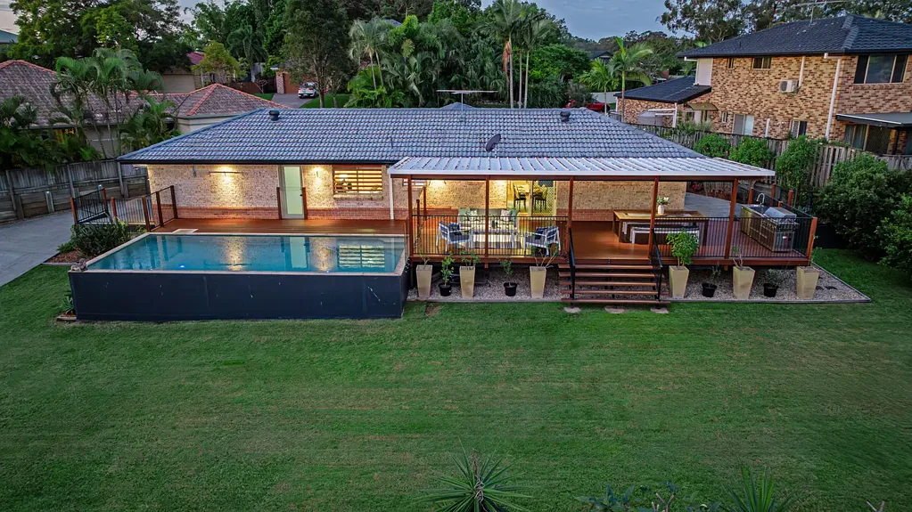 Wakerley 4ਬੈੱਡਰੂਮ A Family Home that's Private, Spacious & Perfect for Entertaining!