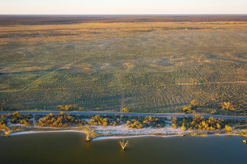 Barmera Rare Landholding on Lake Bonney