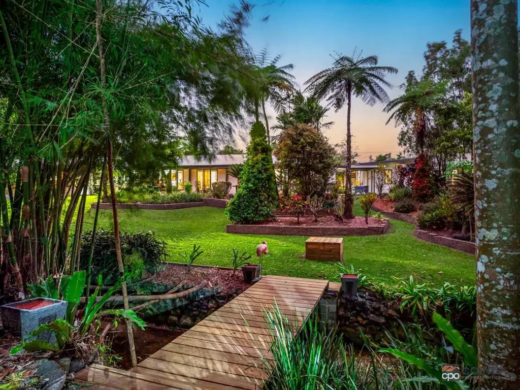 Babinda 3房  Woodstone - A Handcrafted Masterpiece Set Amongst Tropical Gardens