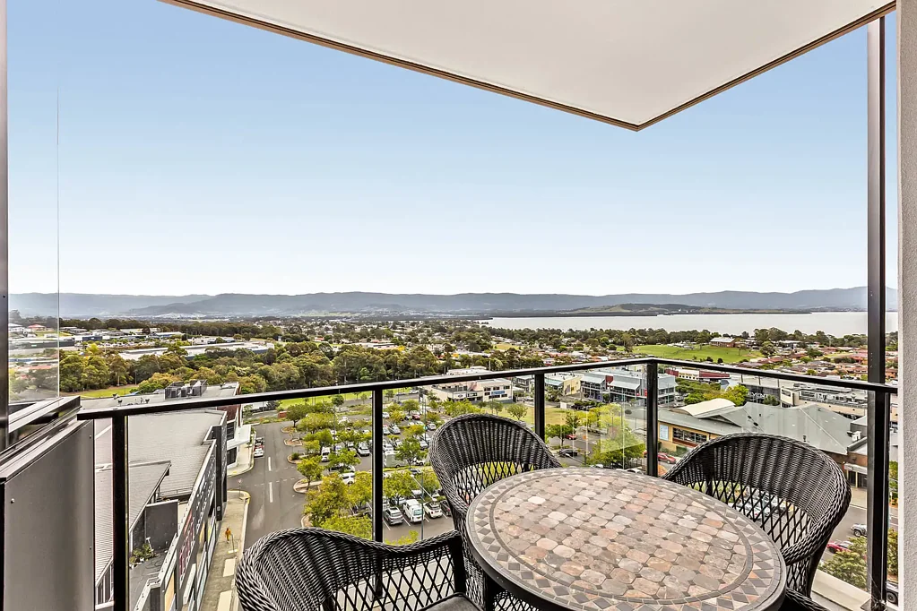 Shellharbour City Centre 2chambre TOP LEVEL - EXTRA LARGE 2 BEDROOM APARTMENT - AMAZING LAKE VIEWS!