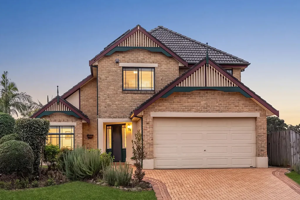 Dural 4 Slaapkamer "Bella"  Your Private, Renovated Oasis in the Elite Cherrybrook Tech Catchment