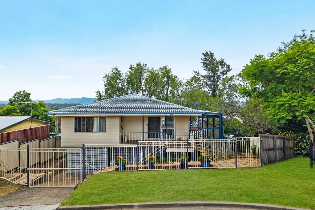 9 Dawn Parade, Riverview, QLD 4303