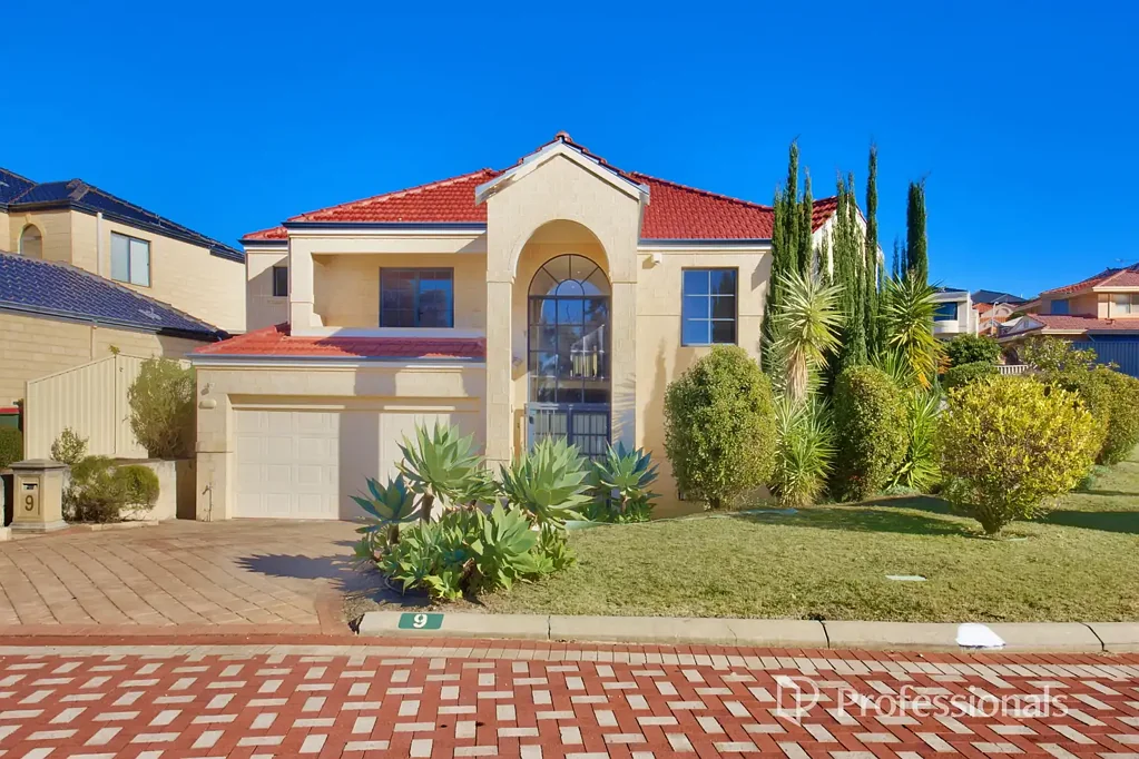 Dianella 4房  Daniella from Dianella Presents: St Andrews Stunner!
