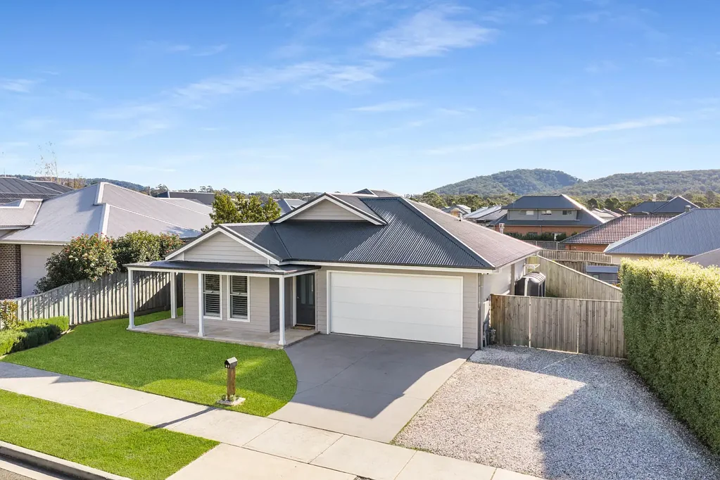 Renwick 4房  Elegant Family Living on Prestigious Challoner Rise
