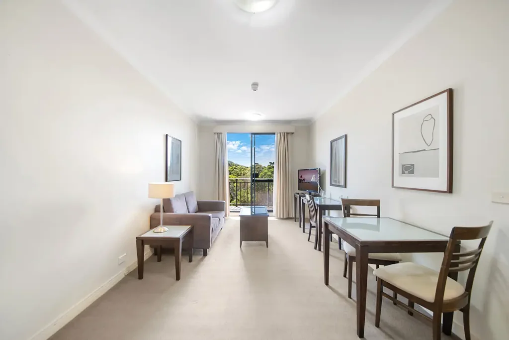 Modern 1-Bedroom Apartment with Parking – Electricity & Water Included