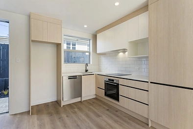 Modern 2-Bedroom Townhouse in Birkdale