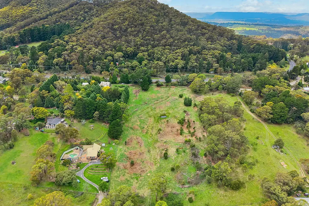 Lithgow  Secluded Lifestyle Block with Spectacular Backdrop