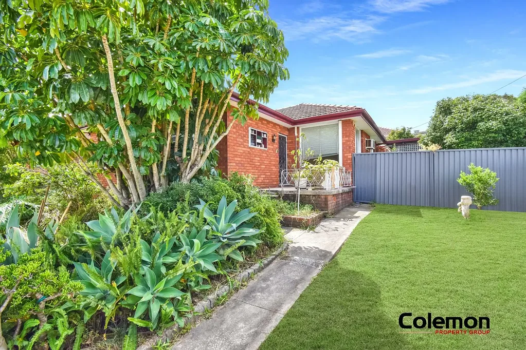 Spacious 3-Bed Family Home in Roseland