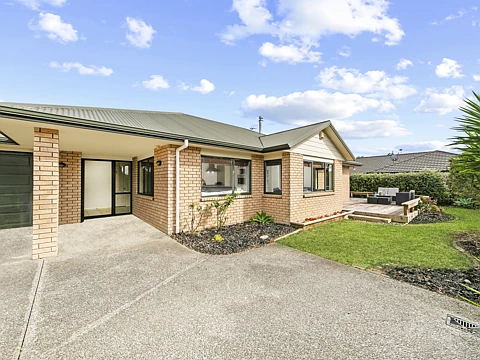 Pukekohe 4房  Sought after charmer in Greig Place!