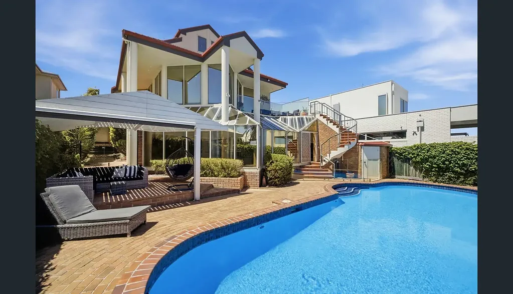 Prestige Living, Poolside Life, Panoramic Bay & Coastal Views - 4 Bedroom Family Home