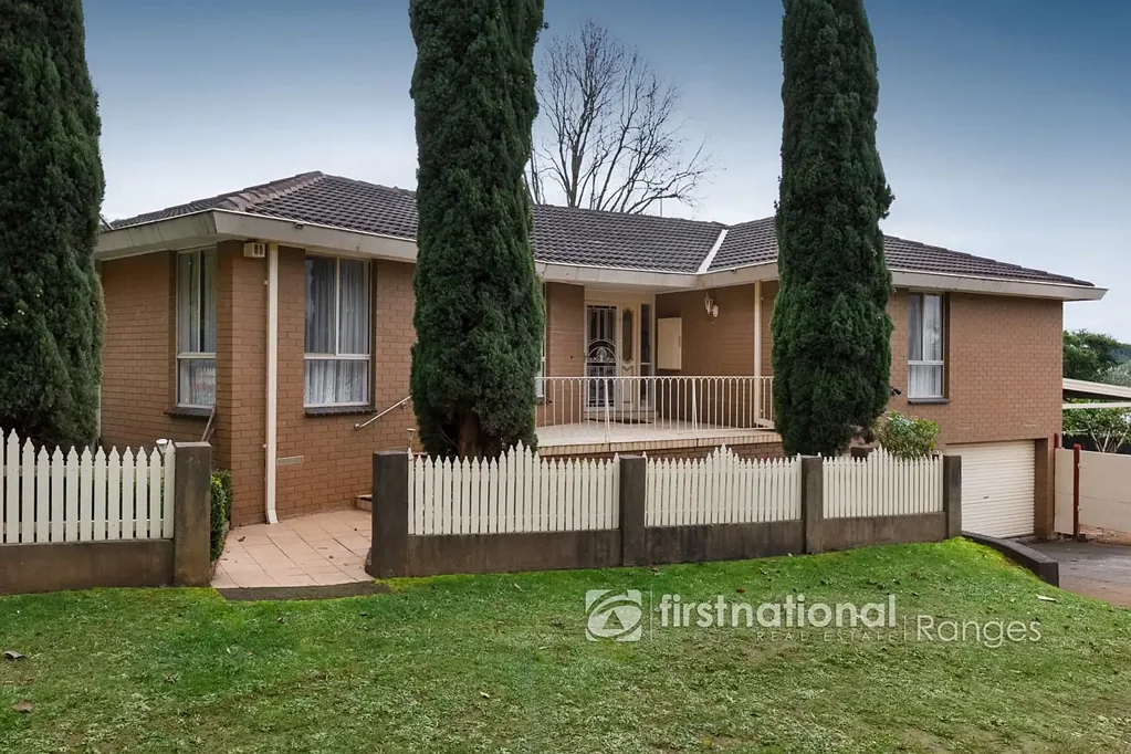 Silvan 3 Slaapkamer Immaculately Presented Family Home with Exceptional Vehicle Accommodation