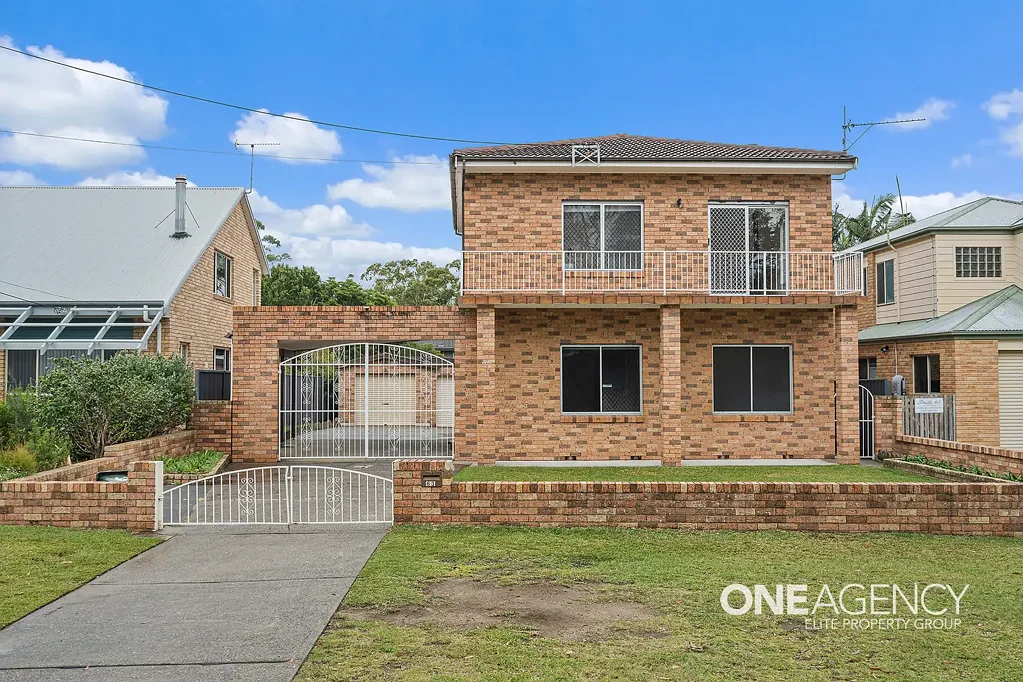 FRESHLY UPDATED FIVE-BEDROOM FAMILY HOME IN THE HEART OF VINCENTIA