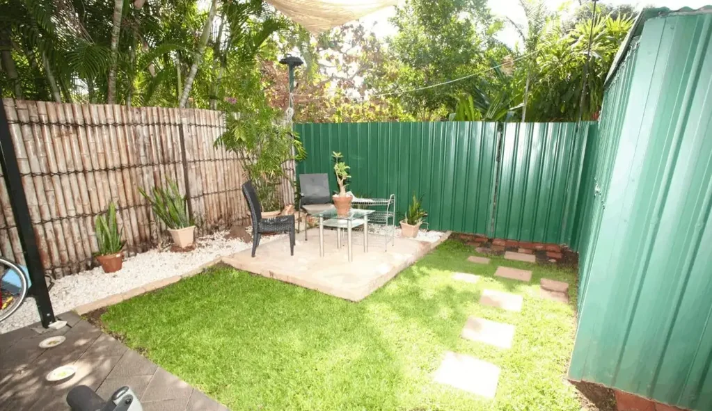 Charming 2 Bedroom Townhouse with Solar Power