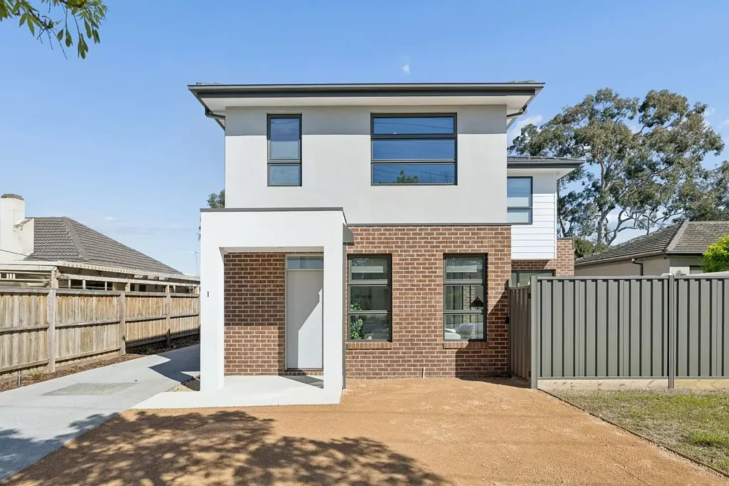 Noble Park 3Kwarto Modern, Brilliantly Flexible & Room for 4 Cars!