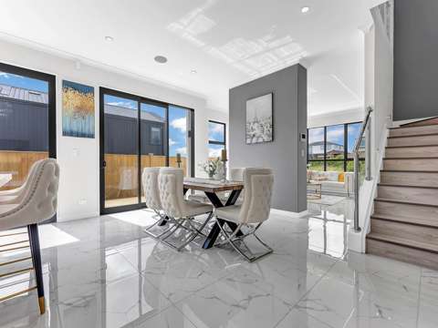 Flat Bush 6房  LUXURY, SMART HOME, BRAND NEW WITH VIEWS!