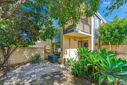 2/2 St Kinnord Street, Aberfeldie