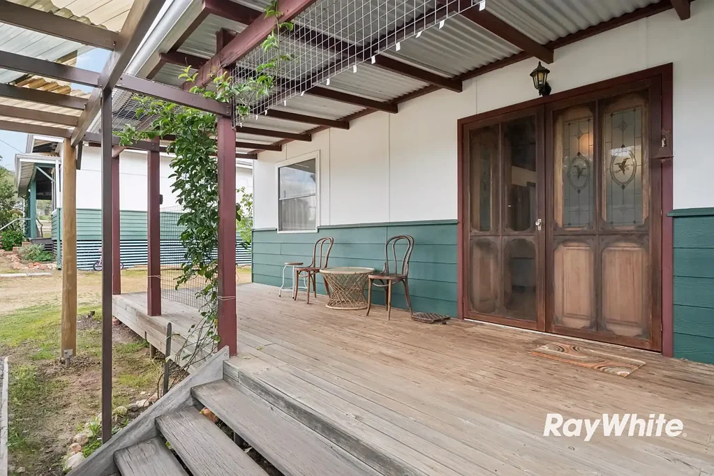 Toodyay 6Zimmer MARCO PAPALIA PRESENTS A TWO FOR ONE TERRIFIC TOODYAY OPPORTUNITY !!