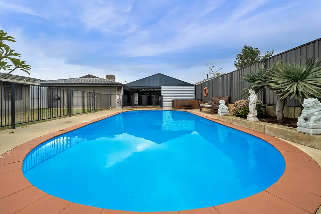 Thornlie 4ਬੈੱਡਰੂਮ Family Entertainer Moments from the Canning River!