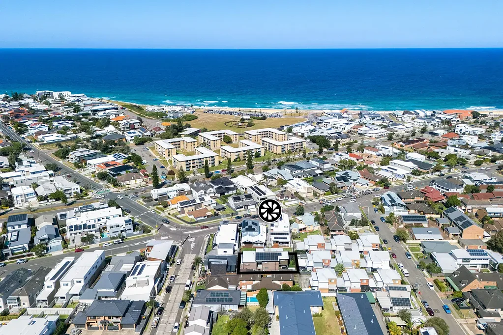 Merewether 5房  Coastal sophistication with pool & self-contained flat, 500m to Beach