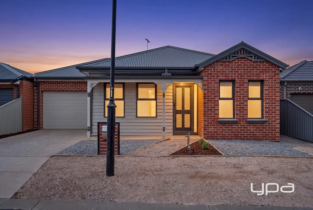 Maddingley 3Moenga BEAUTIFUL DESIGN, STUNNING SURROUNDS & A LIFESTYLE TO MATCH