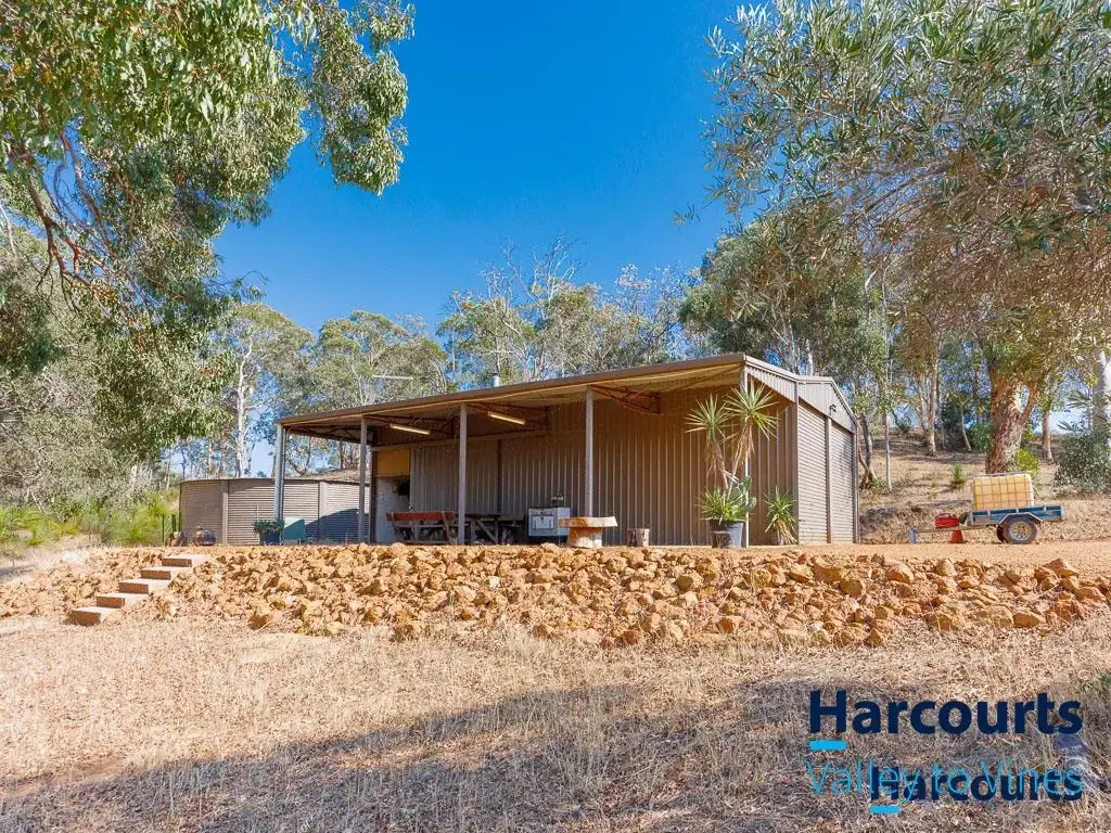 35 Lorikeet Court, Chittering, WA 6084